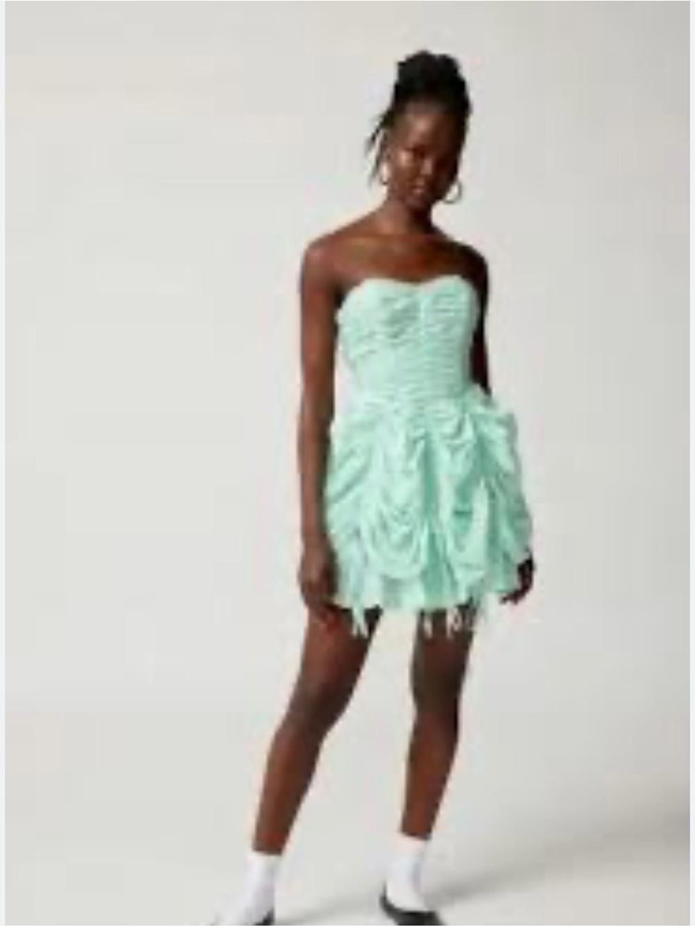 ⚡️NWT Urban Outfitters Kimchi Blue Belladonna Strapless Mini Dress in Mint Green - Picture 1 of 6